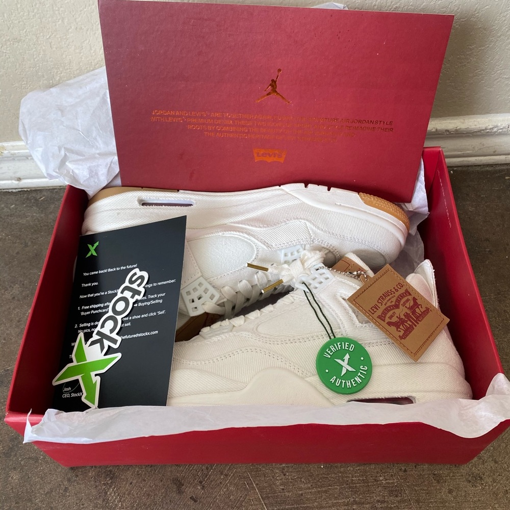 Air Jordan 4’s “Levi’s” DEADSTOCK Size 10